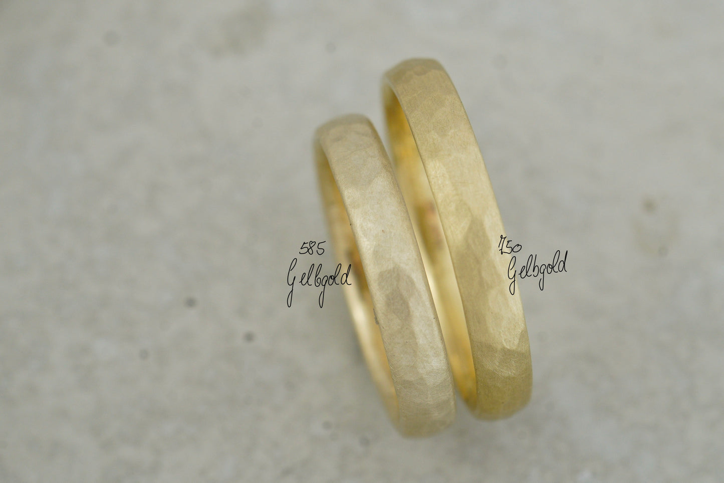 Gelbgold Eheringe, oval, besondere Oberfläche (4/4mm)