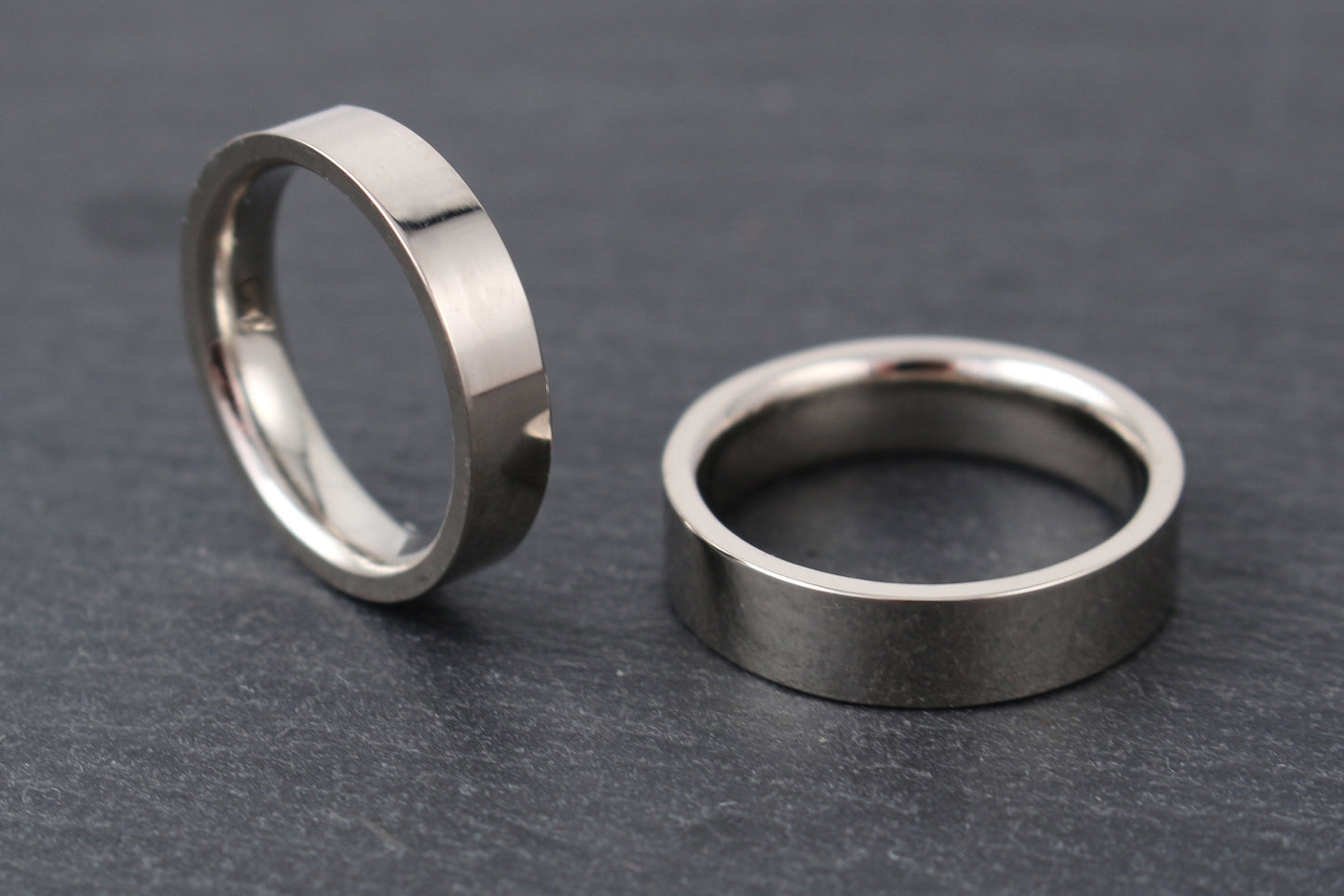 Eheringe Weißgold, Palladium, Platin schlicht kantig gerade matt glänzend eckig breit Hamburg Ina Stehle Goldschmied