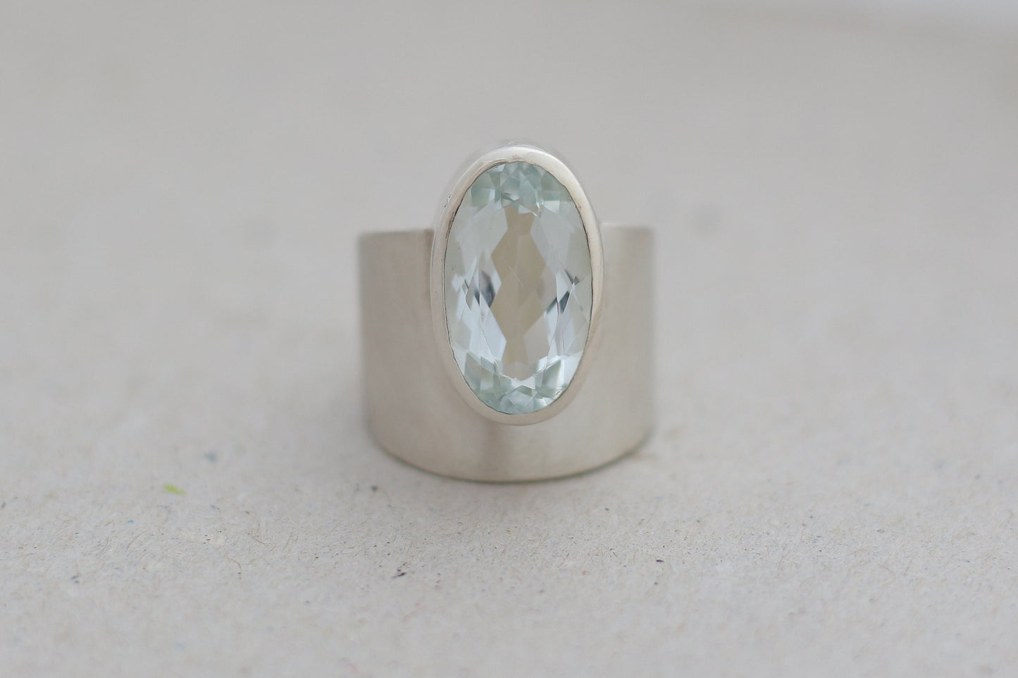 Silberring mit facettiertem Aquamarin