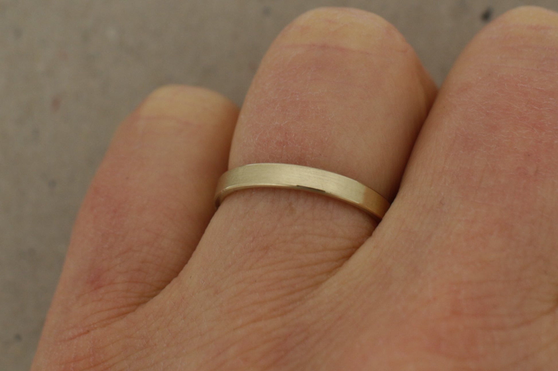 Eheringe Gelbgold gerade und eckig gearbeitet in 585 Gelbgold 2,5 mm und 3 mm