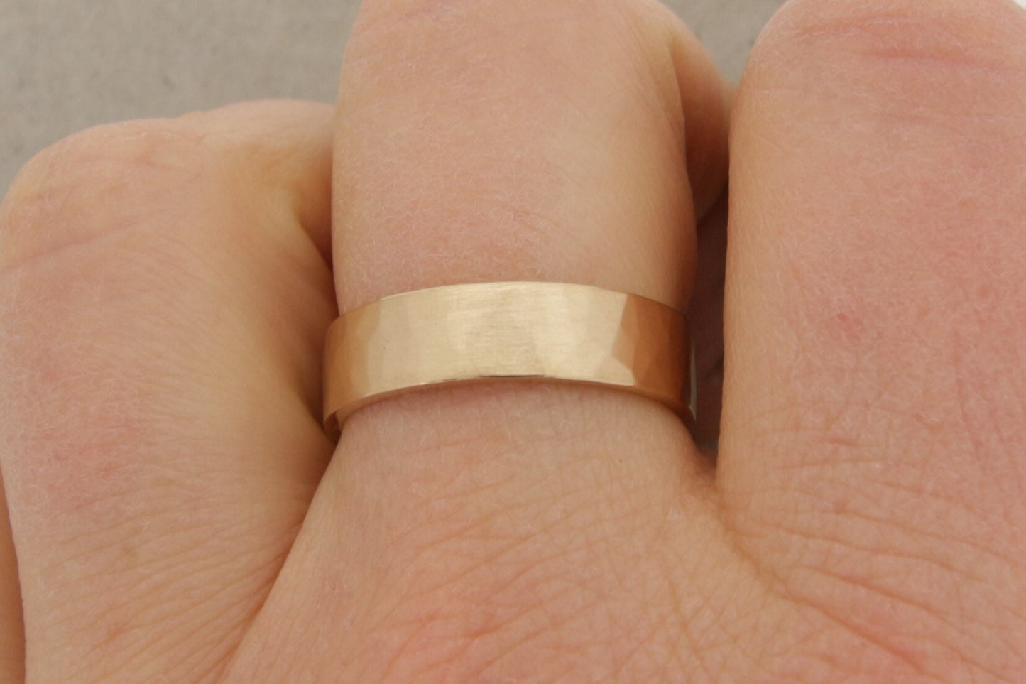 Eheringe Roségold gerade, gehämmert Strukturiert