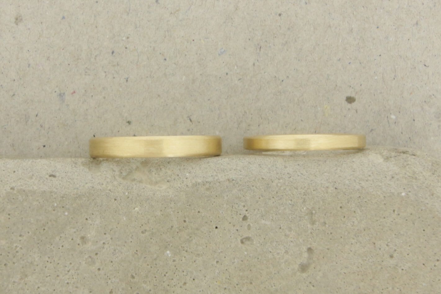 Eheringe Gelbgold, gerade, mattiert