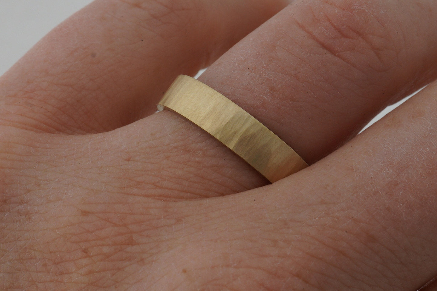 Eheringe Gelbgold, gerade, gehämmert Strukturiert