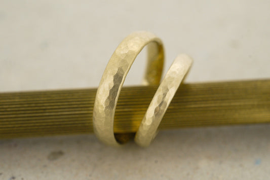 Eheringe 333 Gelbgold,gehämmert,matt