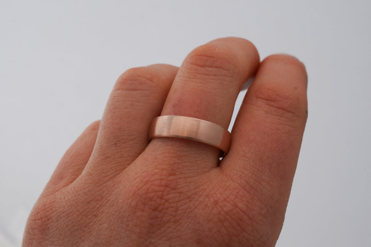 Breite rot goldene schlichte Eheringe