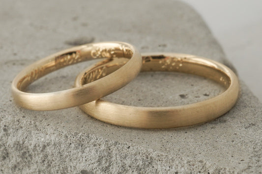 schlichte Eheringe aus Gelbgold 333 585 750 Goldschmiede Hamburg Trauringe Goldschmiede Ina Stehle Ina Miret