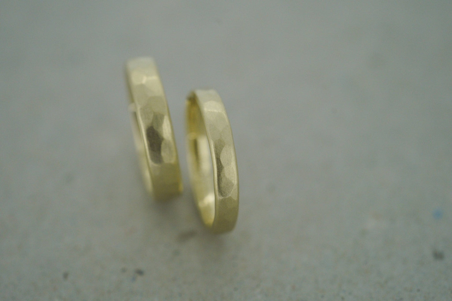 Gelbgold Eheringe (333) | gehämmert - Goldschmiede Miret