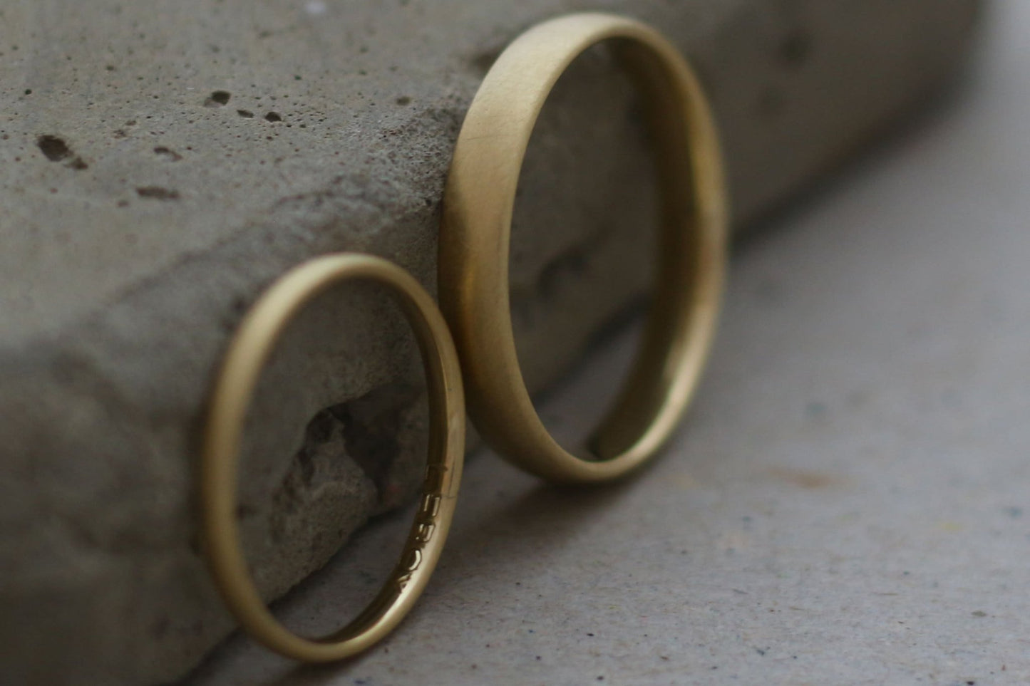 Gelbgold Eheringe (333/585/750) | schmal, breit, schlicht,gewölbt - Goldschmiede Miret