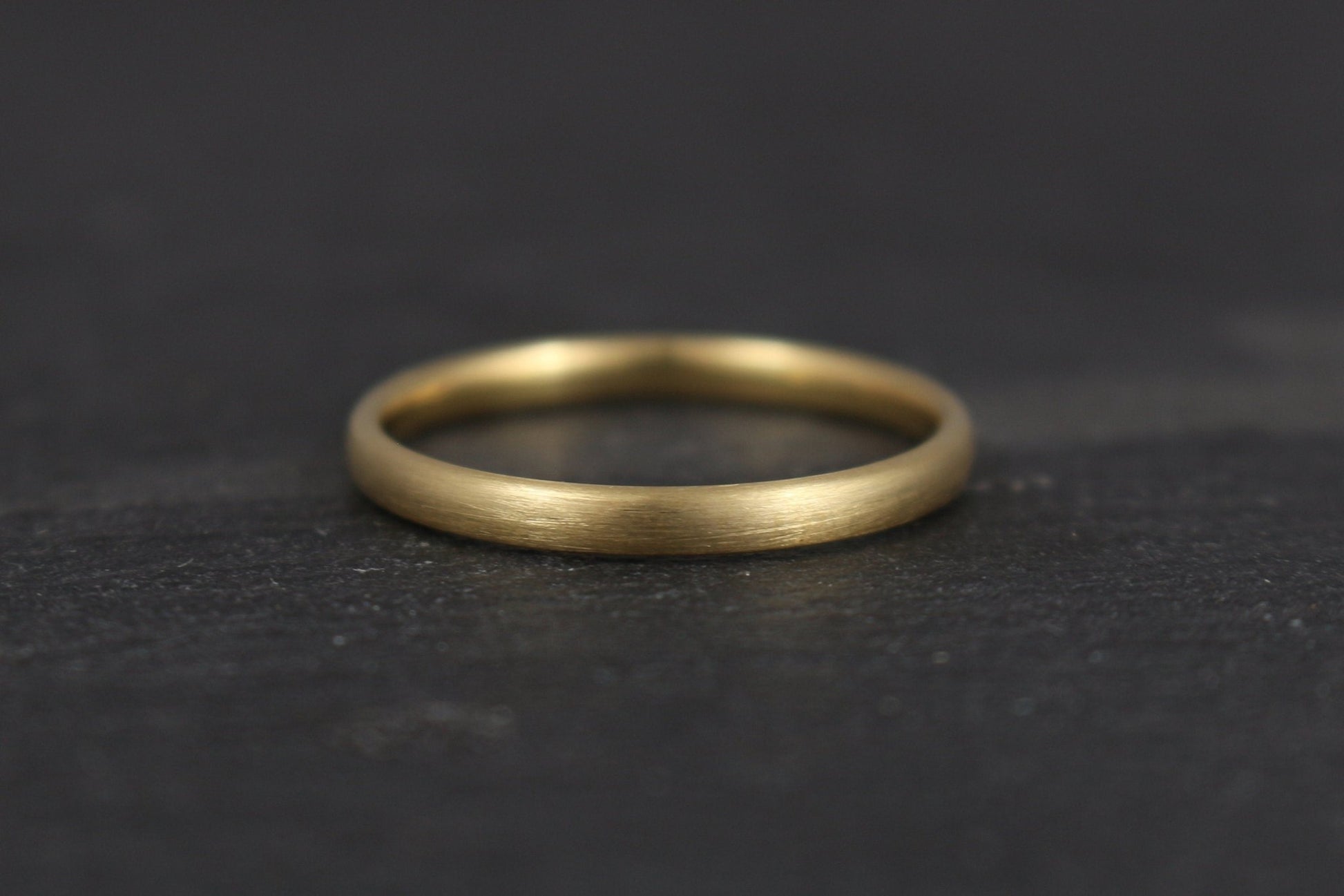 Gelbgold Eheringe (333/585/750/Fairtrade) | 2 mm schmal | oval, matt, poliert, klassisch - Goldschmiede Miret
