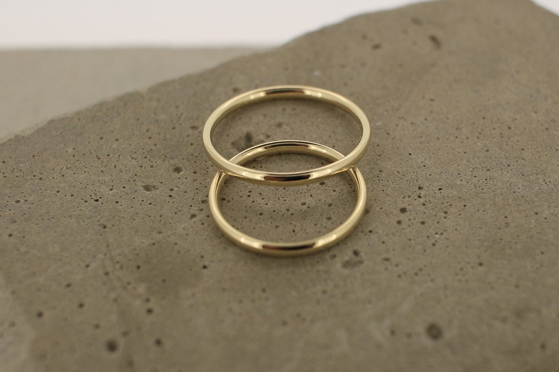 Gelbgold Eheringe (333/585/750/Fairtrade) | 2 mm schmal | oval, matt, poliert, klassisch - Goldschmiede Miret