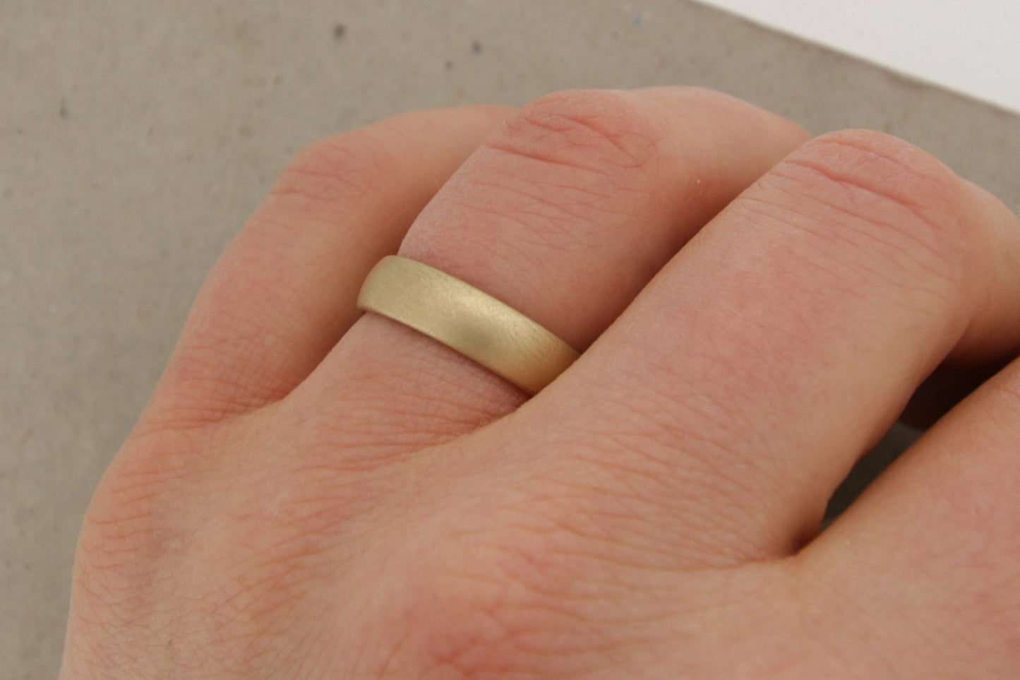 Gelbgold Eheringe (585/333/750) | klassisch | oval, gerundet, matt, gewölbt, breit, schwer - Goldschmiede Miret