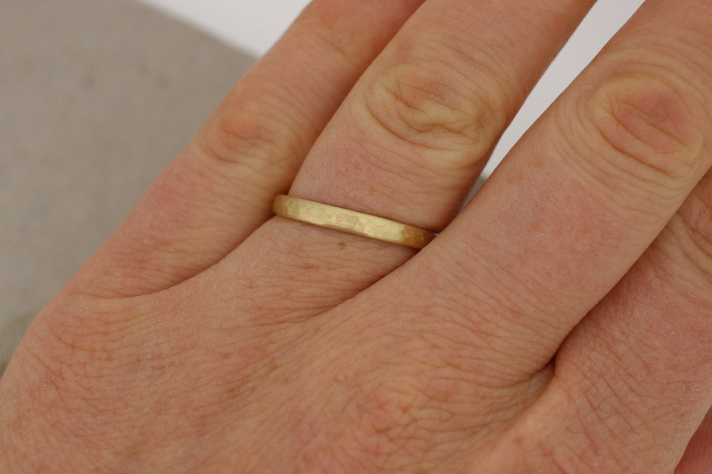 Gelbgold Eheringe (750) | gehämmert - Goldschmiede Miret