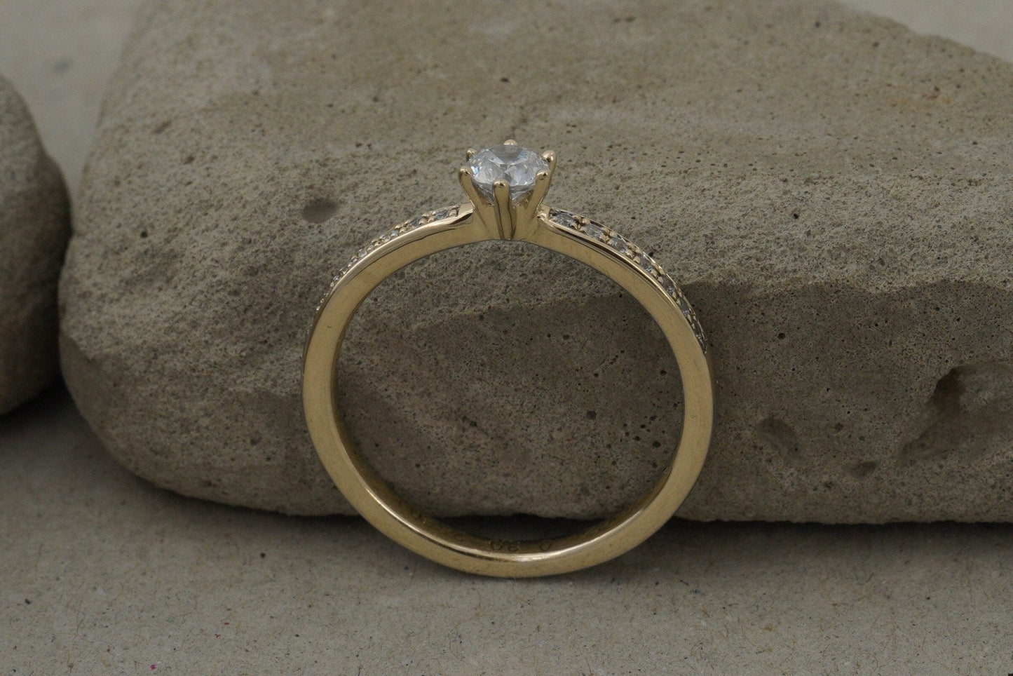 Gelbgold Verlobungsring (585) | besetzt mit Brillanten - Goldschmiede Miret