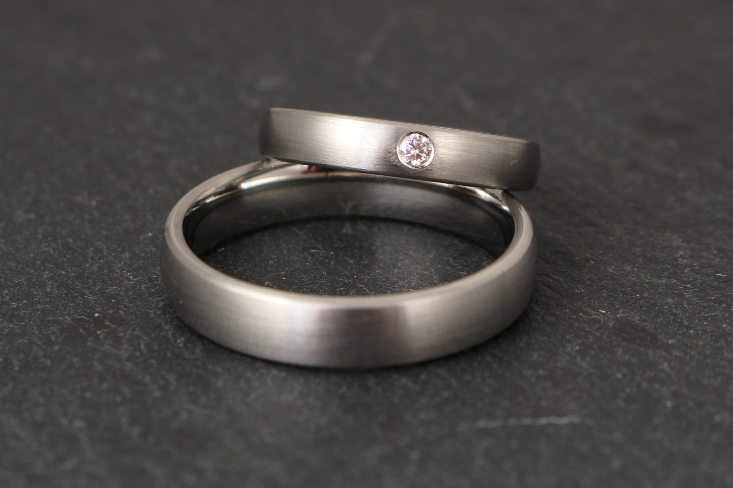 Paladium Eheringe | Trauringe schlicht mit Brillant, Diamant (3,5/4,5mm)