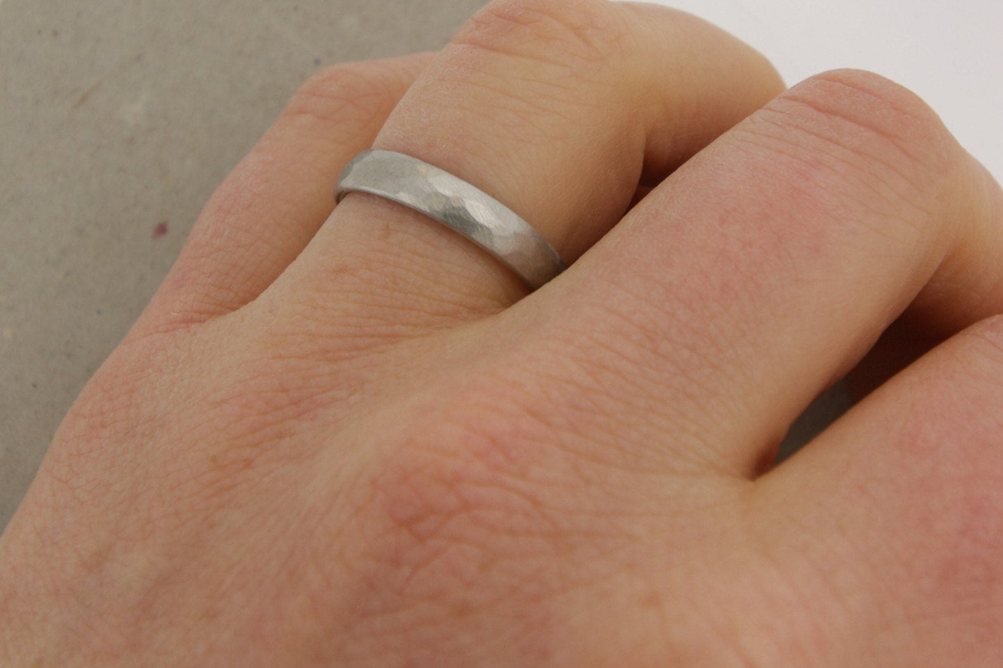 Platin Eheringe (600/952) | gehämmert - Goldschmiede Miret