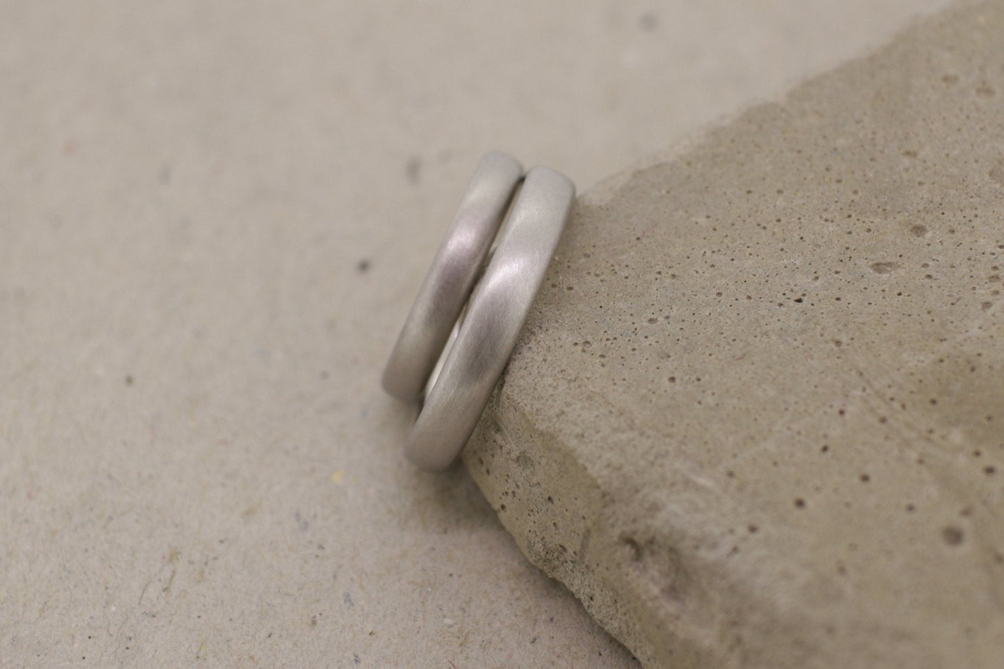 Platin Eheringe (600/952) | matt - Goldschmiede Miret