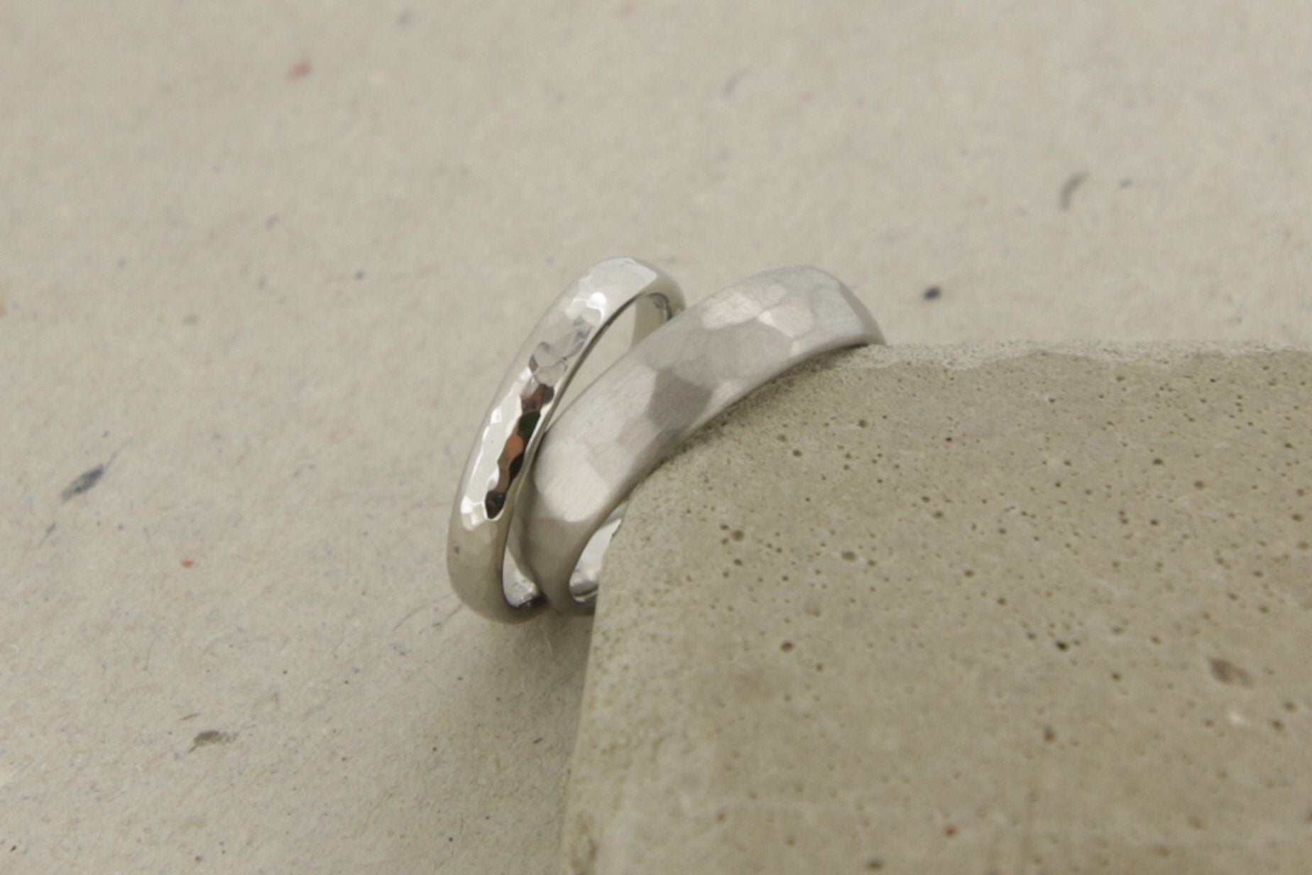 Platin Eheringe (600/952) | mit Hämmerung - Goldschmiede Miret