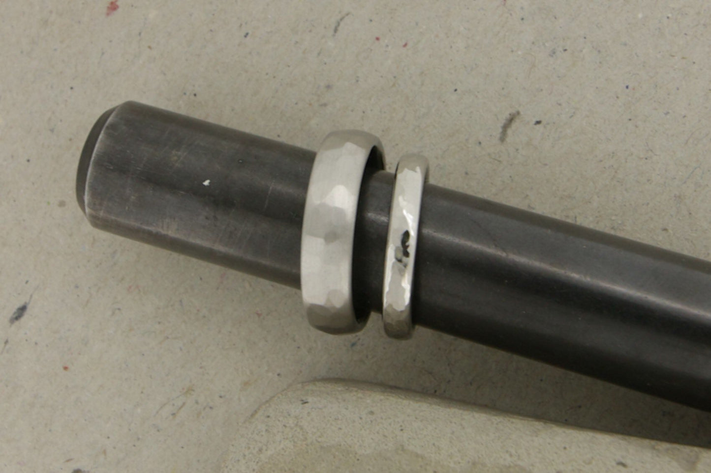 Platin Eheringe (600/952) | mit Hämmerung - Goldschmiede Miret