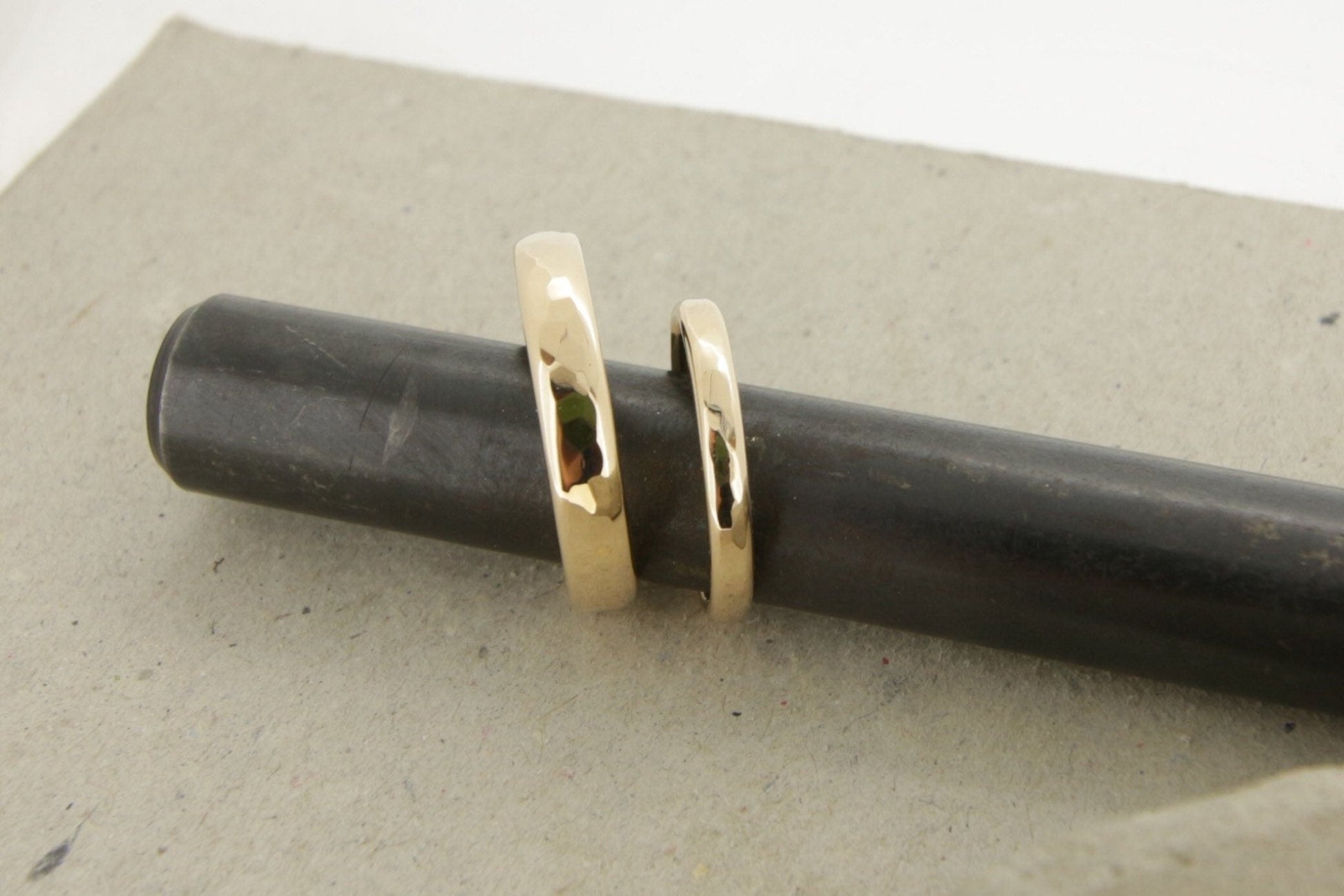 Roségold Eheringe (333/585/750) | gehämmert | Hammerschlag | oval, rund, abgerundet, gewölbt - Goldschmiede Miret
