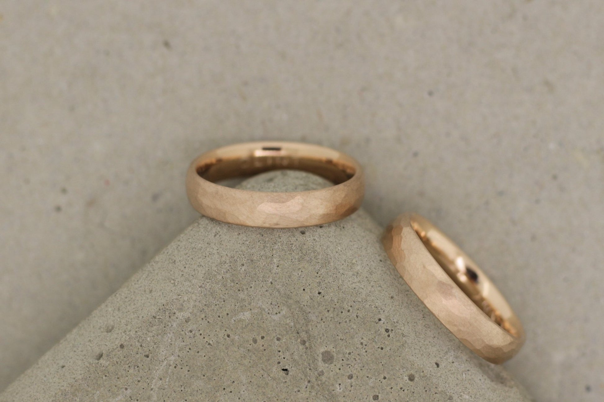 Roségold Eheringe (333/585/750) | gehämmert | oval, rund, abgerundet, gewölbt - Goldschmiede Miret