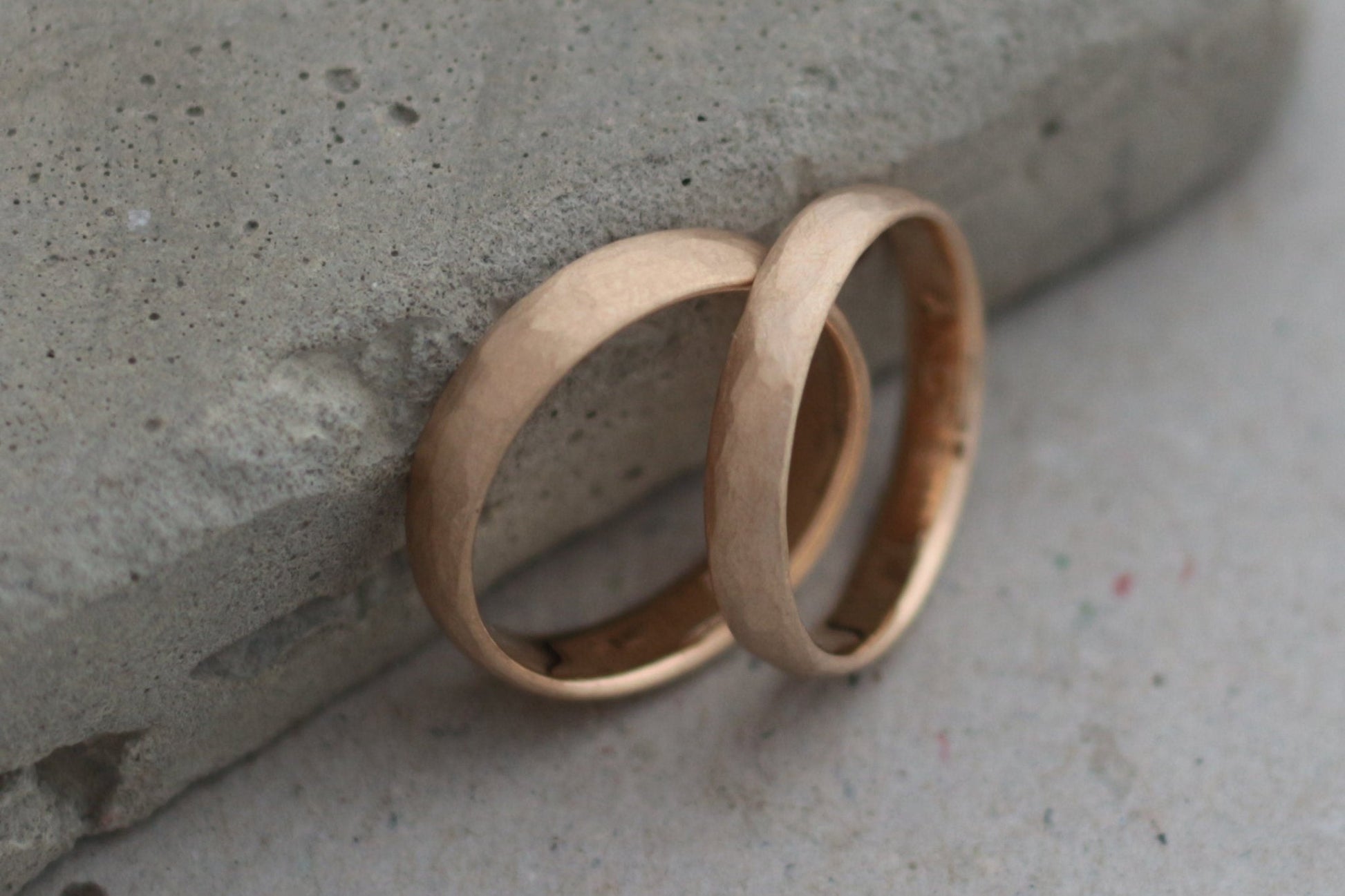 Roségold Eheringe (333/585/750) | gehämmert, oval ,rund, abgerundet, gewölbt - Goldschmiede Miret