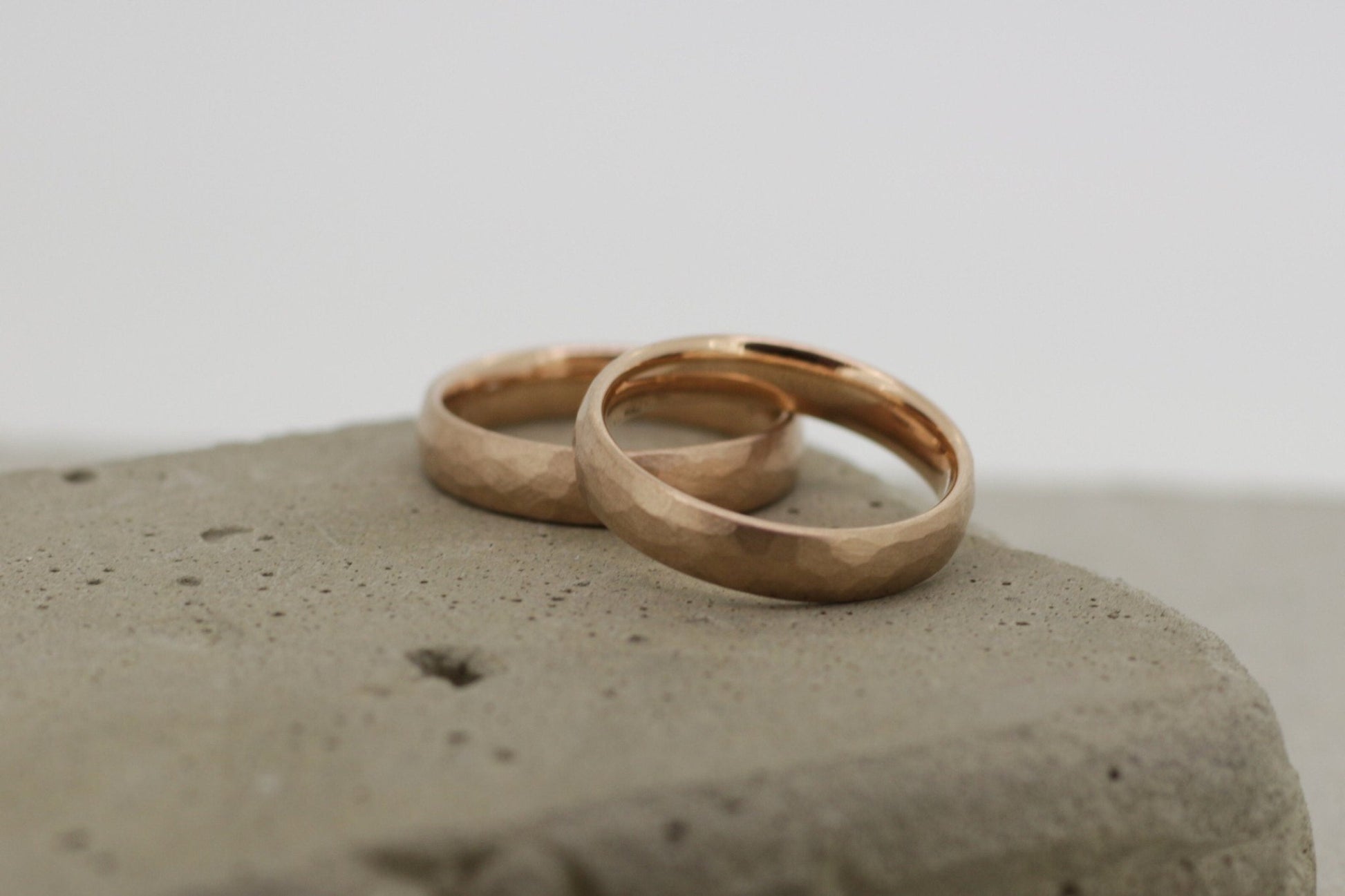 Roségold Eheringe (333/585/750) | gehämmert | oval, rund, abgerundet, gewölbt - Goldschmiede Miret