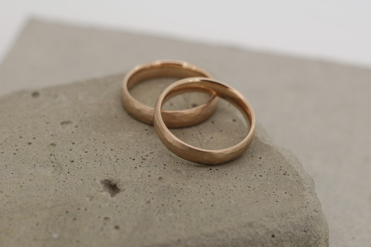 Roségold Eheringe (333/585/750) | gehämmert | oval, rund, abgerundet, gewölbt - Goldschmiede Miret