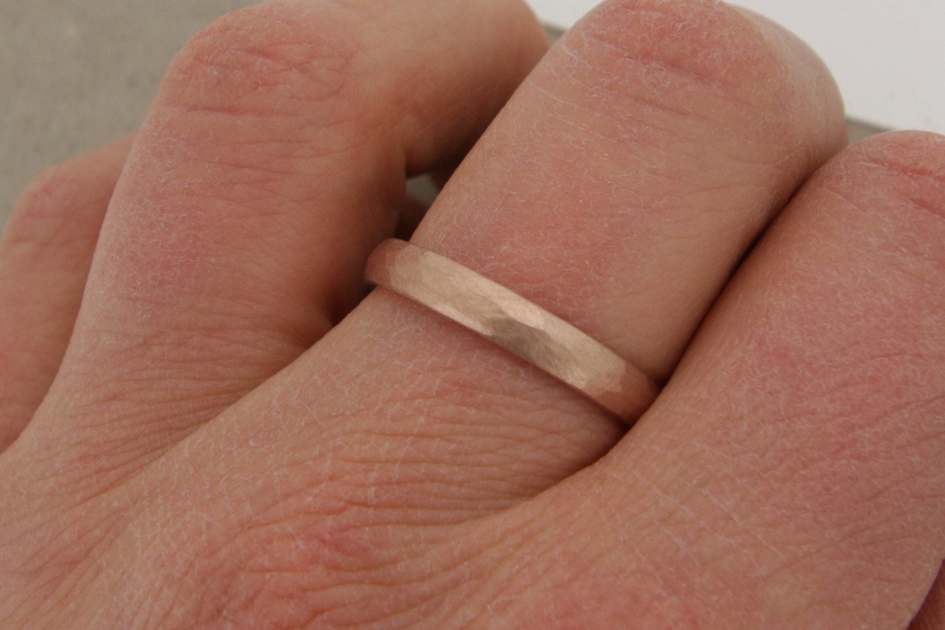 Rotgold Eheringe (333/585/720) schlicht und matt - Goldschmiede Miret