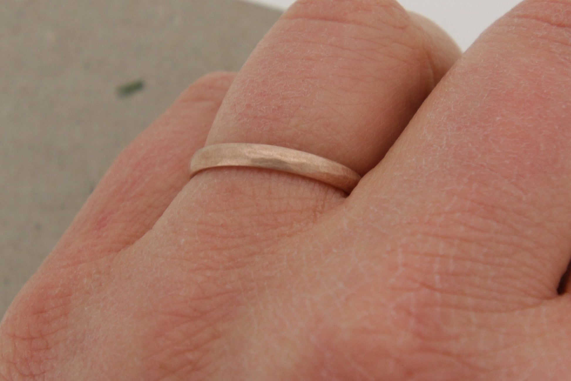 Rotgold Eheringe (333/585/720) schlicht und matt - Goldschmiede Miret