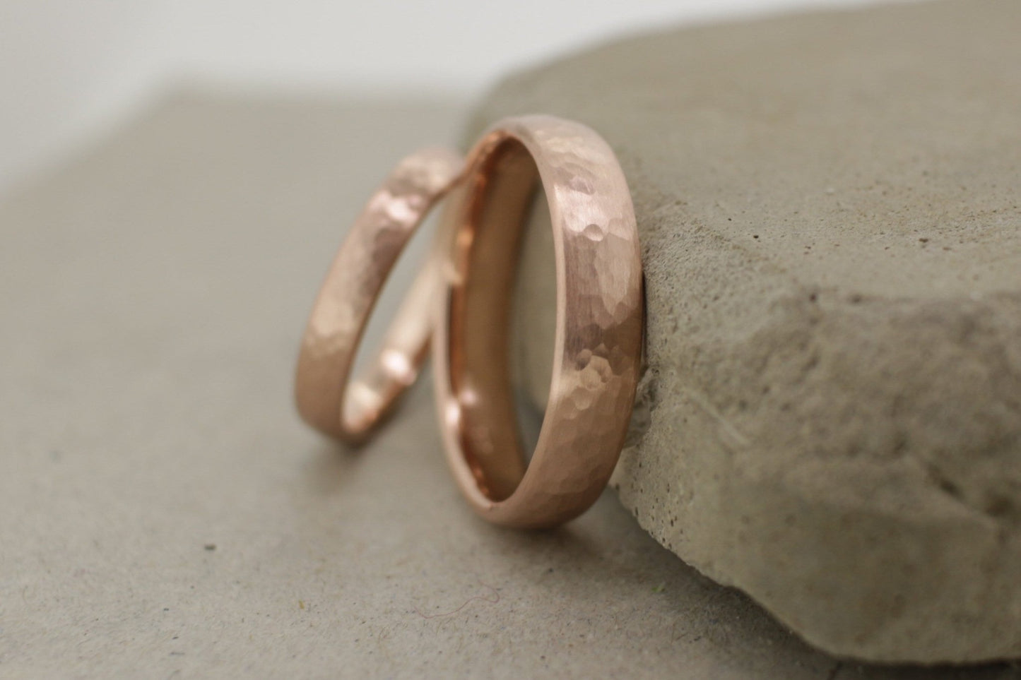 Rotgold Eheringe (333/585/750) | schlicht und matt - Goldschmiede Miret