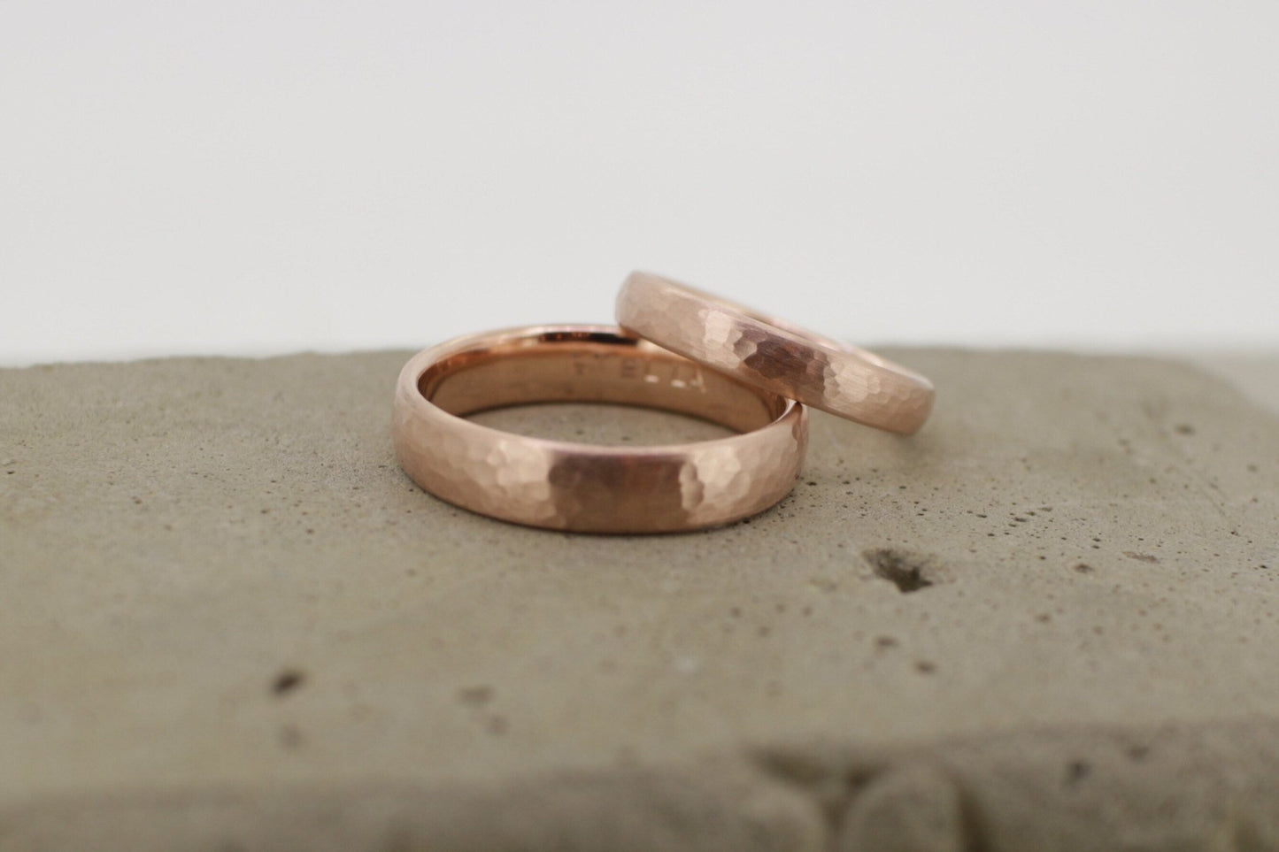 Rotgold Eheringe (333/585/750) | schlicht und matt - Goldschmiede Miret