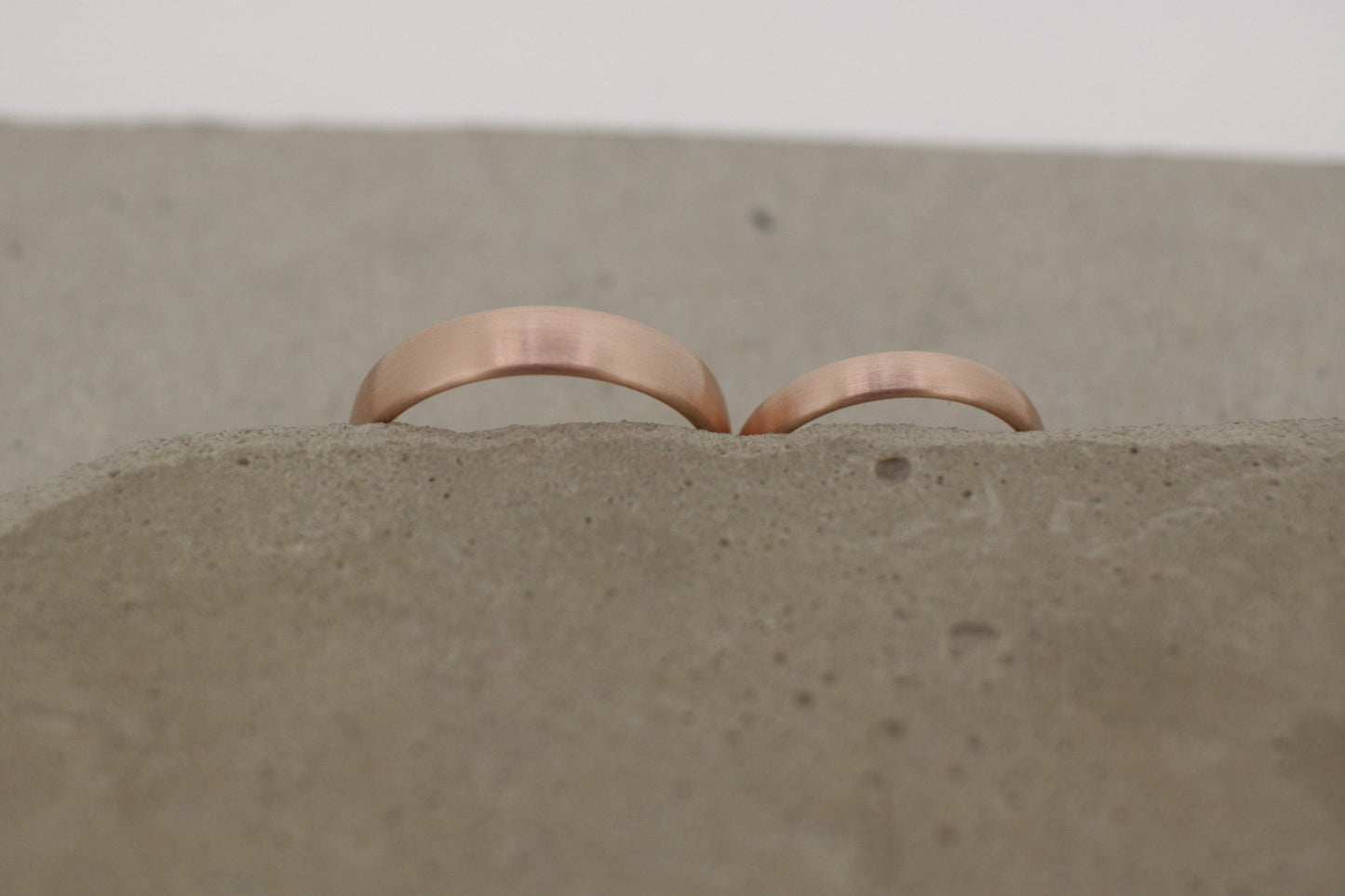 Rotgold Eheringe (333/585/750) | schlicht und matt - Goldschmiede Miret