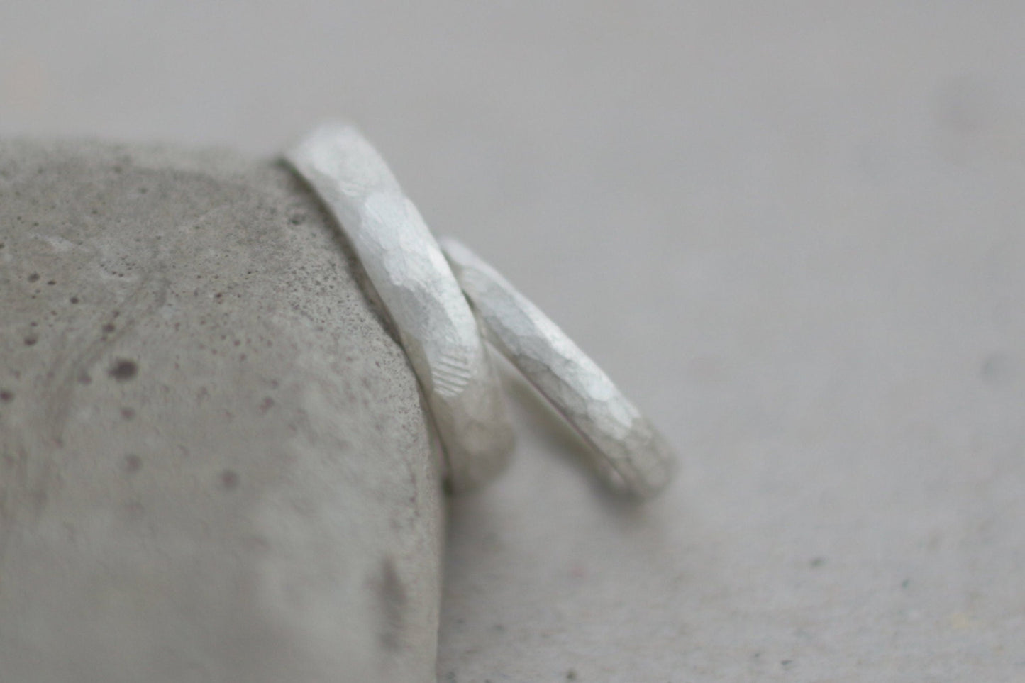Silber Eheringe (925) | gehämmerter Oberfläche | 3 mm 4mm - Goldschmiede Miret