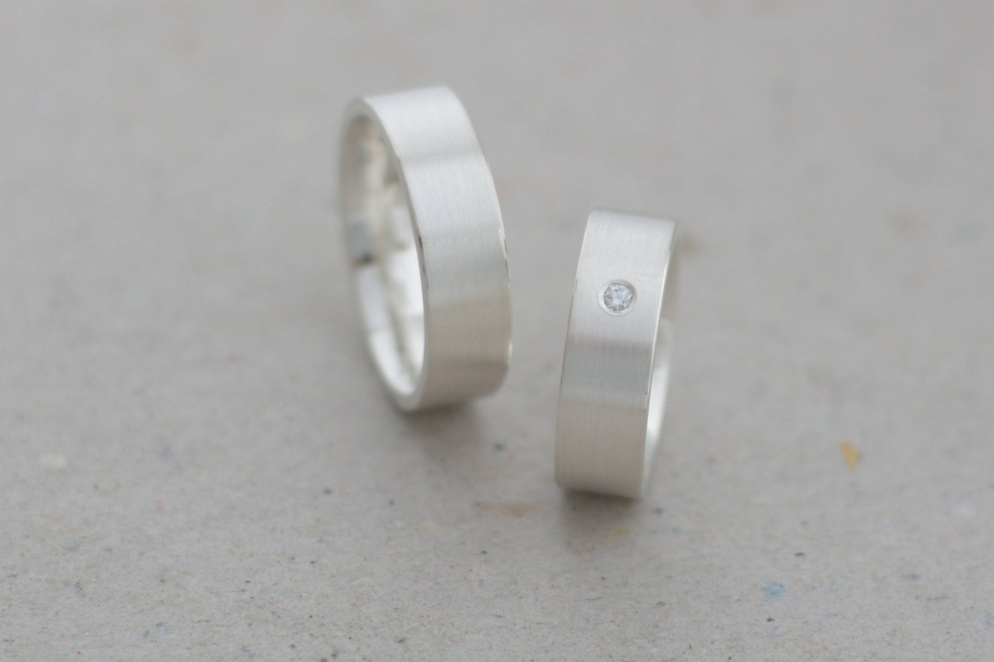 Silber Eheringe (925) | mit Brillant und Vorsteckring | breit, gerade, schlicht, kantig - Goldschmiede Miret