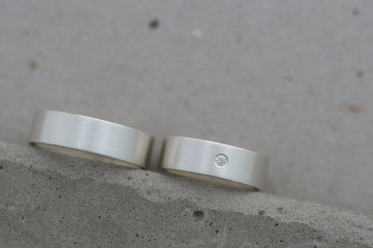 Silber Eheringe (925) | mit Brillant und Vorsteckring | breit, gerade, schlicht, kantig - Goldschmiede Miret