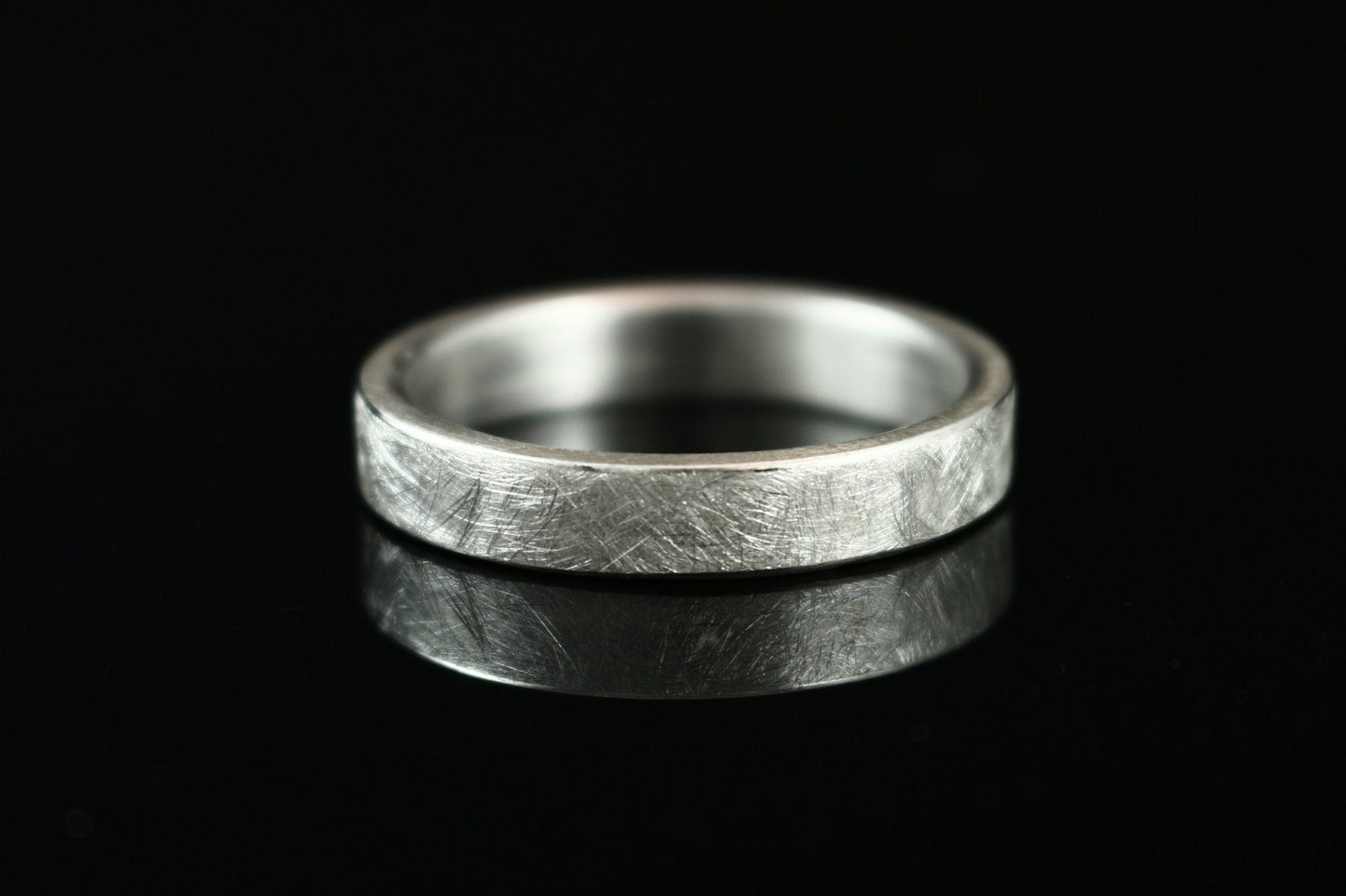 Silber Eheringe (925) | Trauringe Hochzeitsringe | 4mm | gerade, schlicht, eismatt, kantig - Goldschmiede Miret
