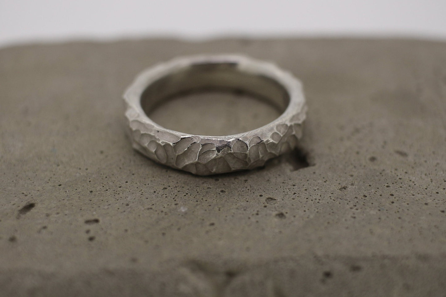 Silberring | Männerring | Oberflächenstruktur - Goldschmiede Miret