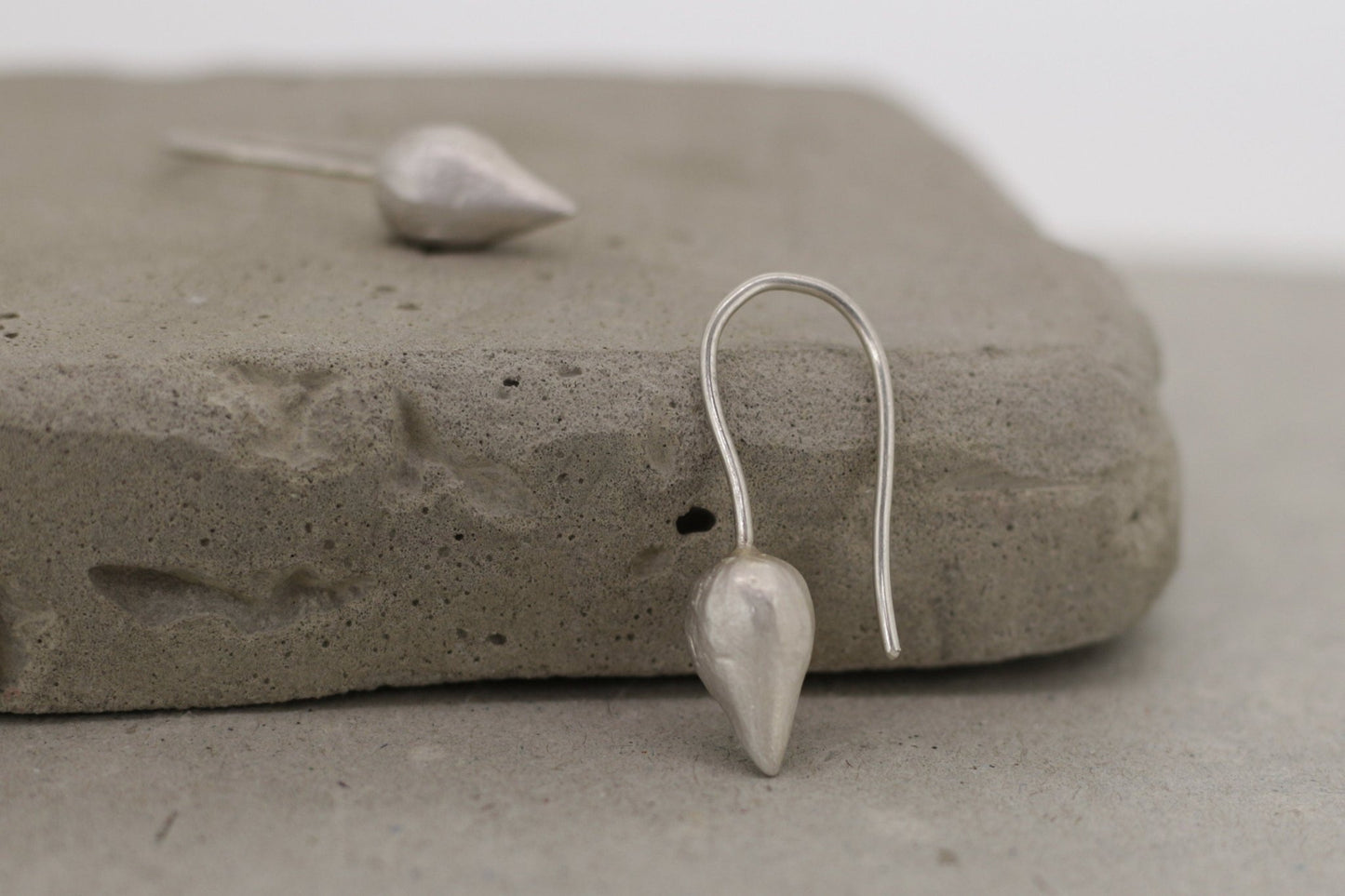 umgedrehte Tropfenohrhänger | Silber - Goldschmiede Miret
