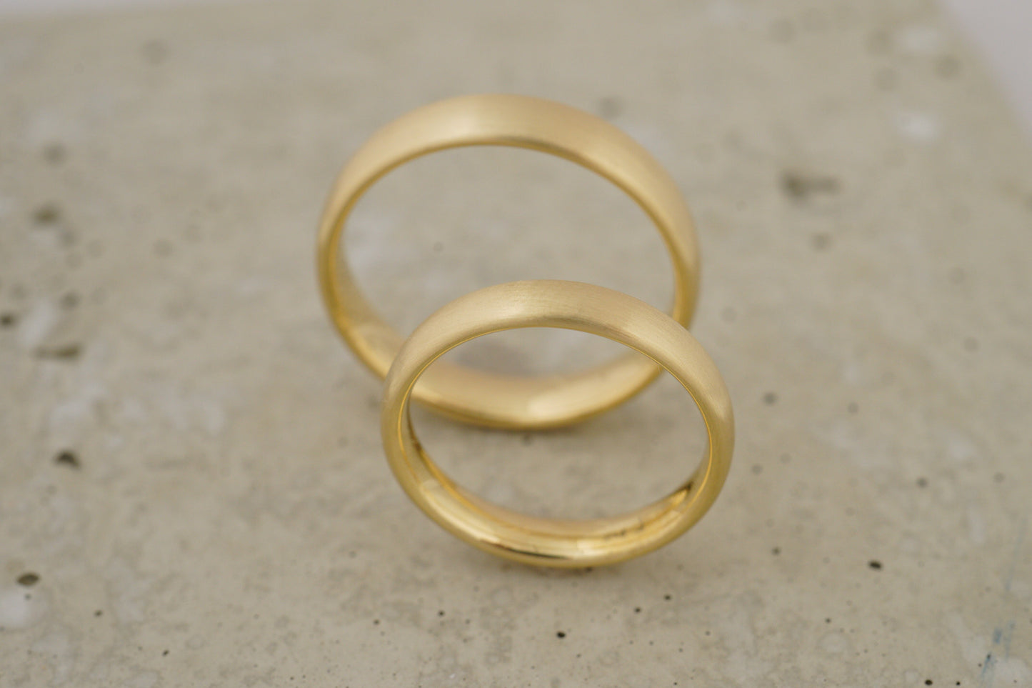 Gelbgold Eheringe, oval, schlicht (3,5/4,5mm)