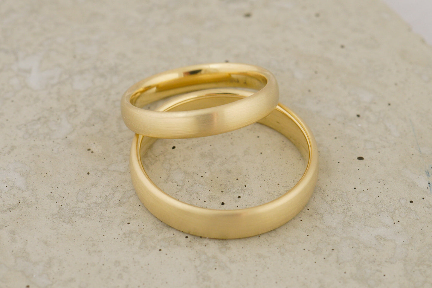 Gelbgold Eheringe, oval, schlicht (3,5/4,5mm)