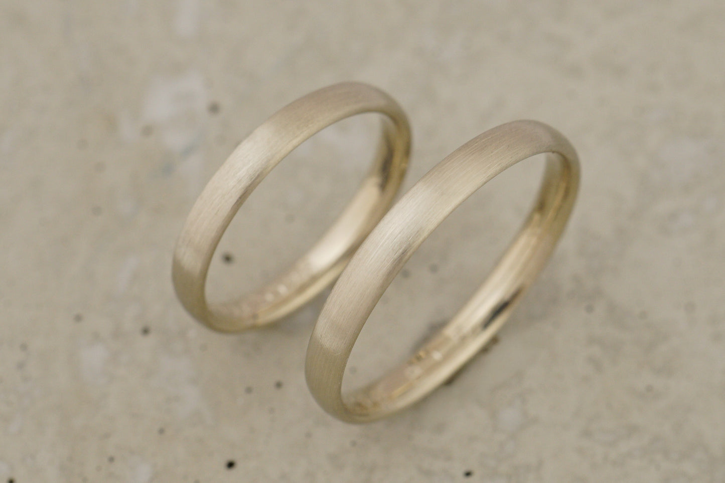 Champagnergold Eheringe, oval, matt, recycelt (3/3mm)