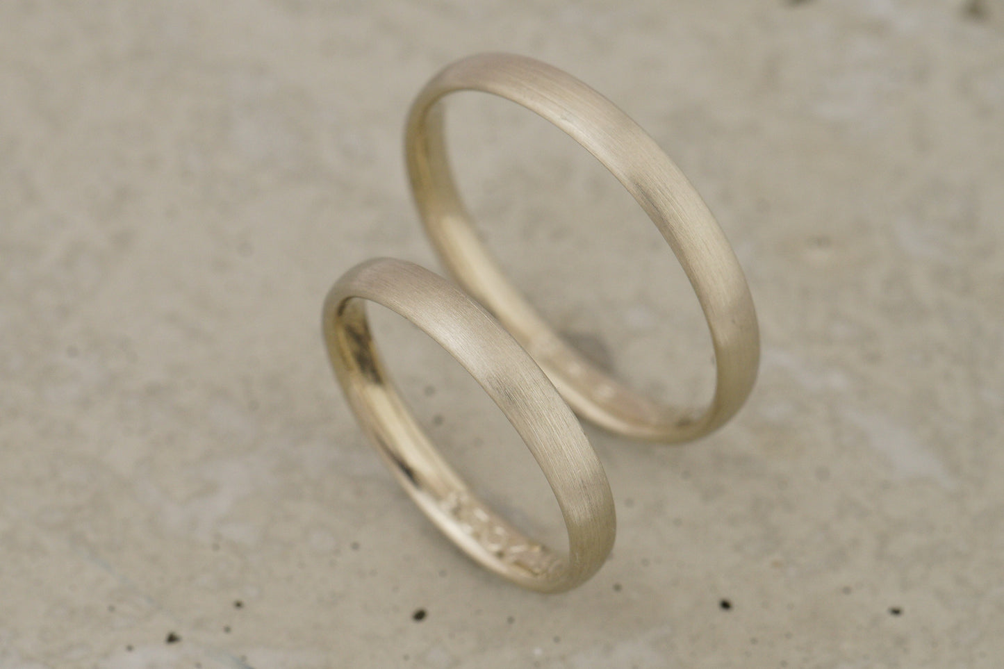 Champagnergold Eheringe, oval, matt, recycelt (3/3mm)