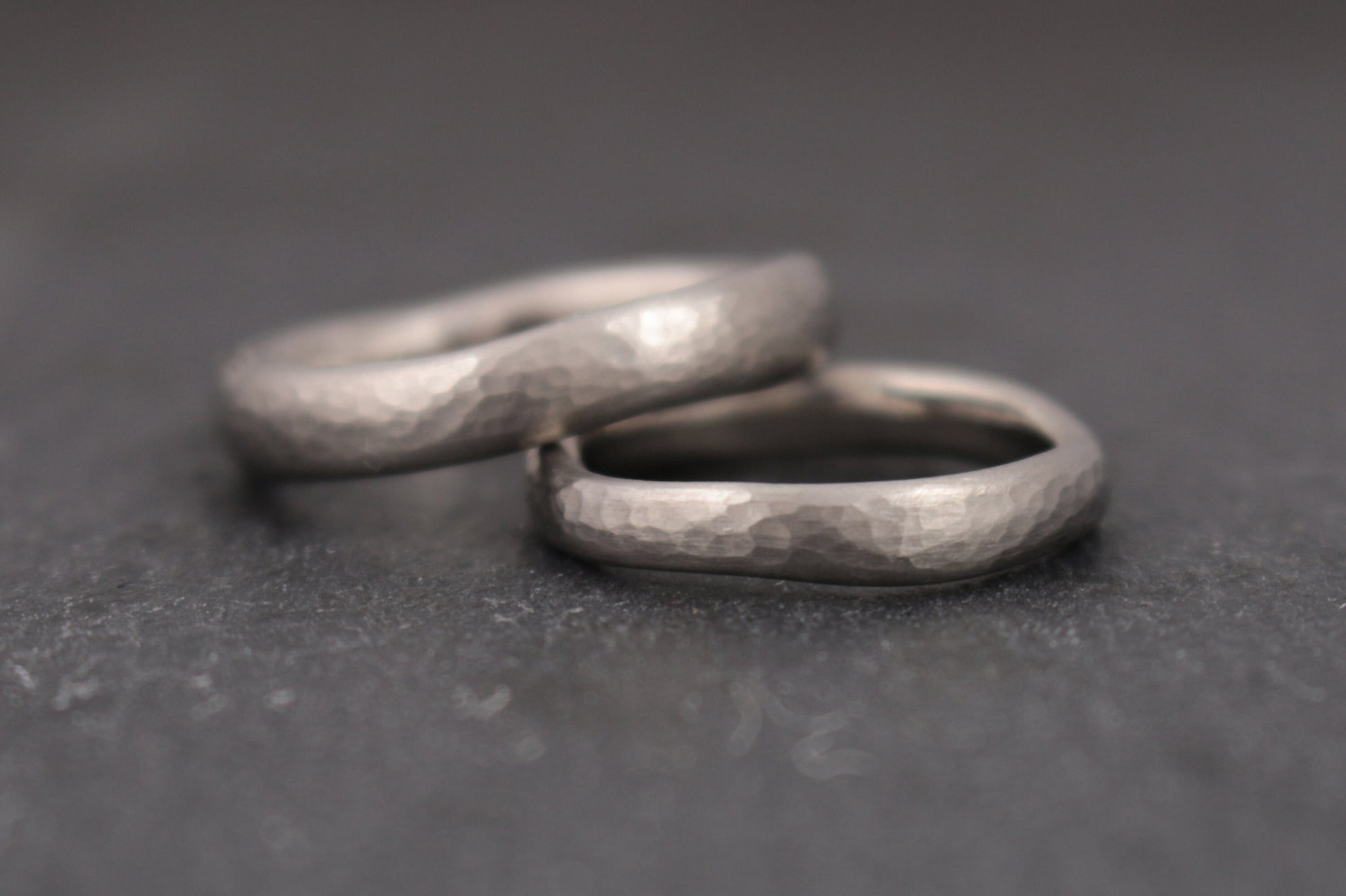 Eheringe,wellig, organisch Palladium