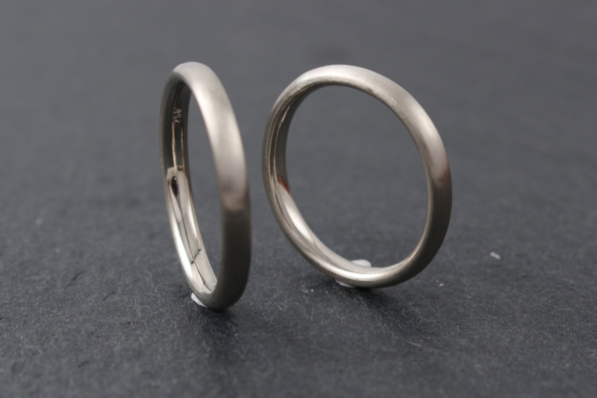 schlichte Ehering Weißgold Palladium Platin 3mm schmal oval gerundet klassisch Trauringe Hamburg Goldschmiede Ina Stehle Ina Miret