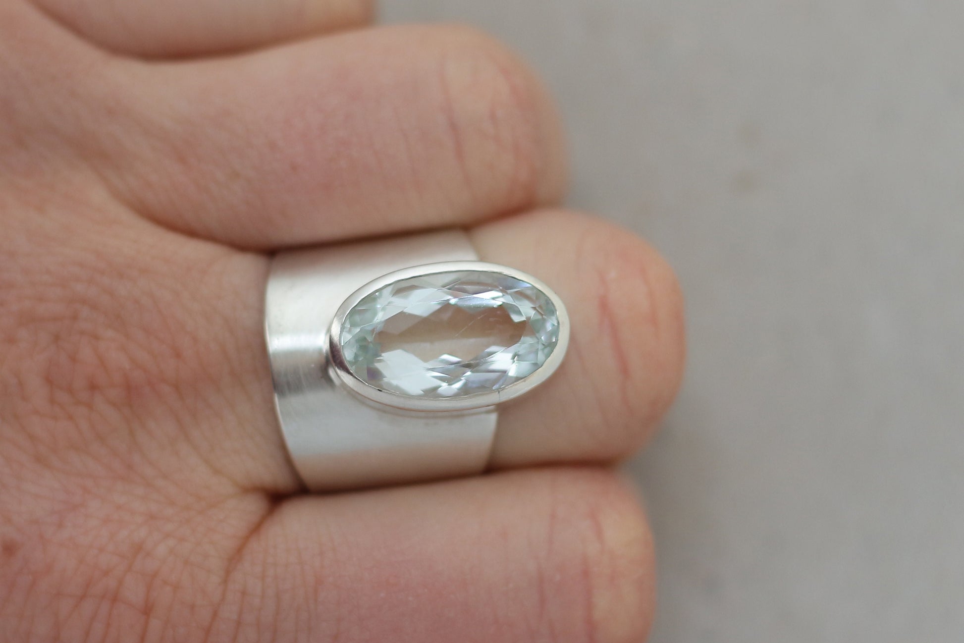 Silberring mit facettiertem Aquamarin