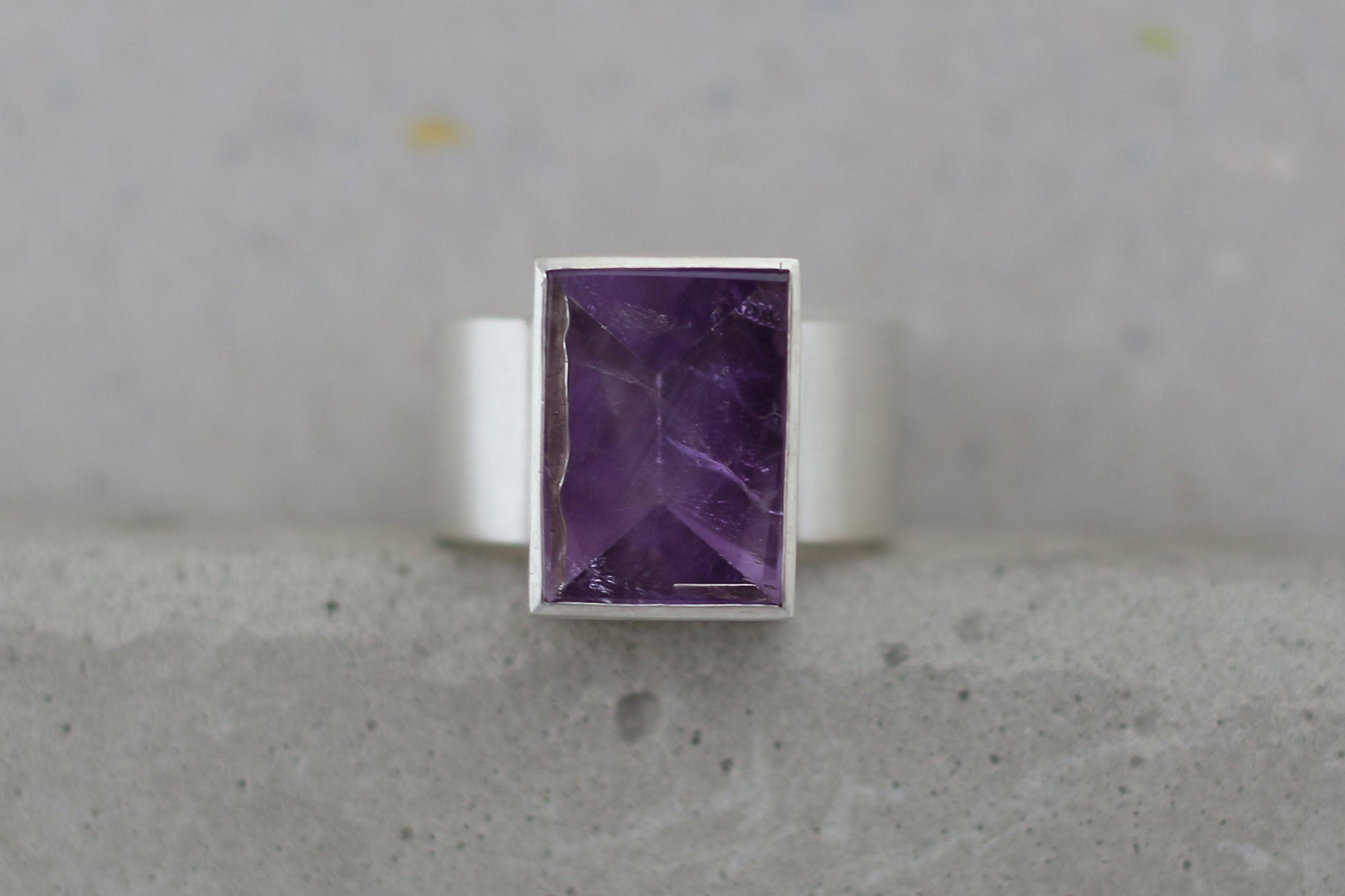 Eckiger Amethyst
