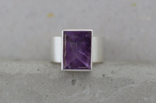 Eckiger Amethyst
