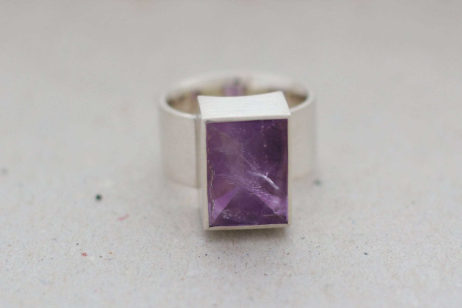 Eckiger Amethyst