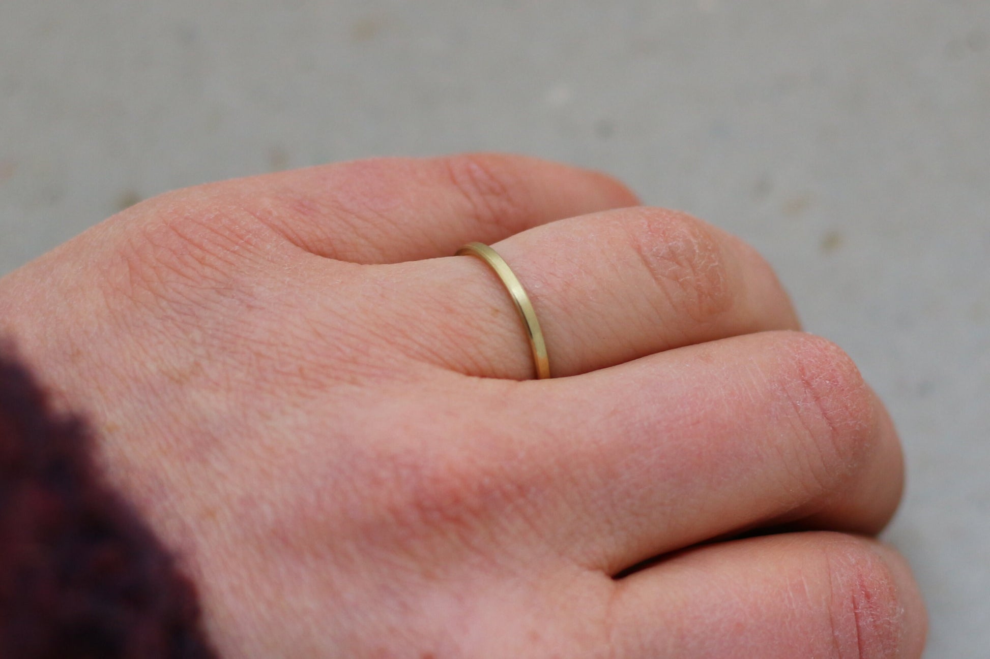 Gerade kantige Eheringe aus Gelbgold