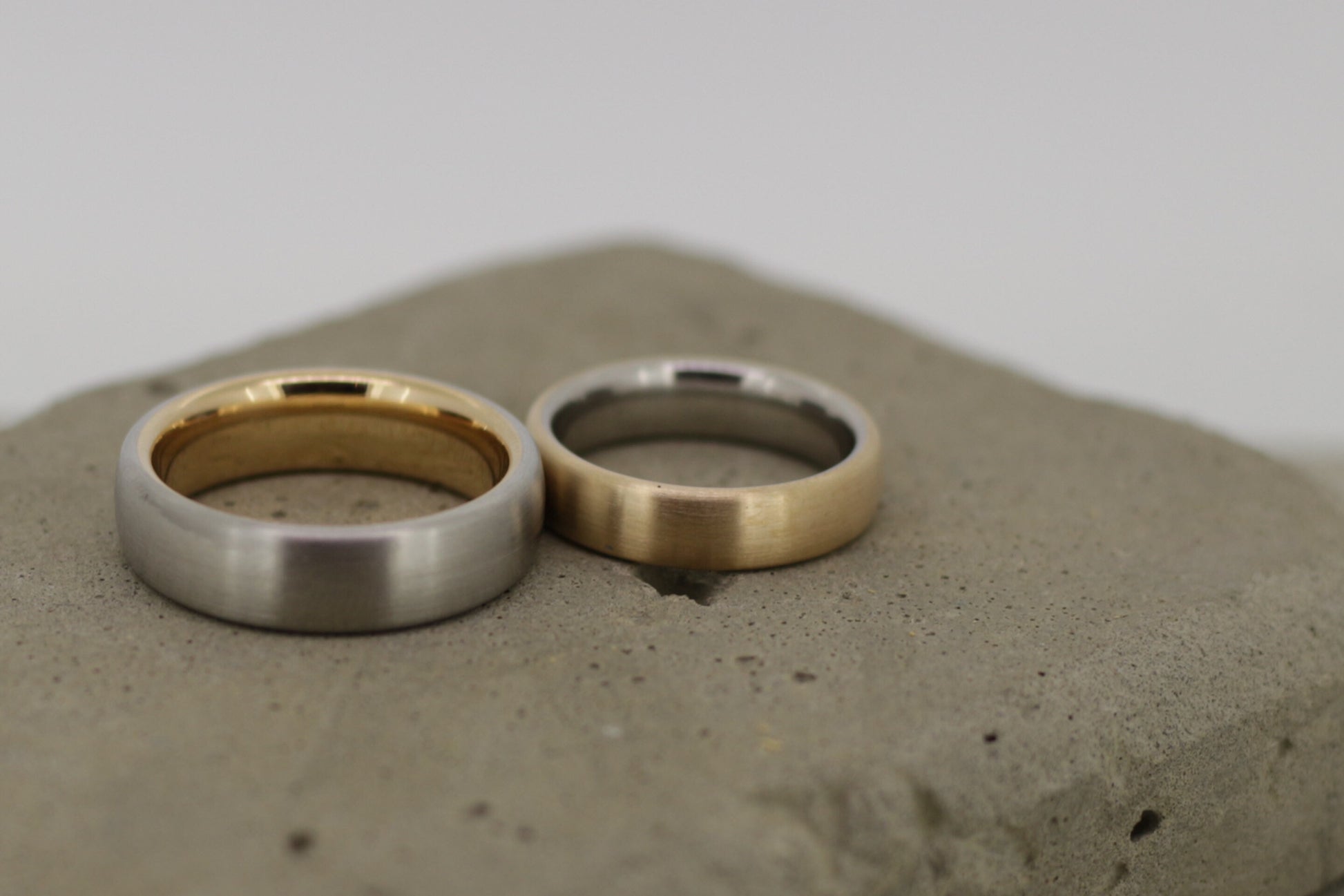 Trauringe Gelbgold und Platin, zweifarbig